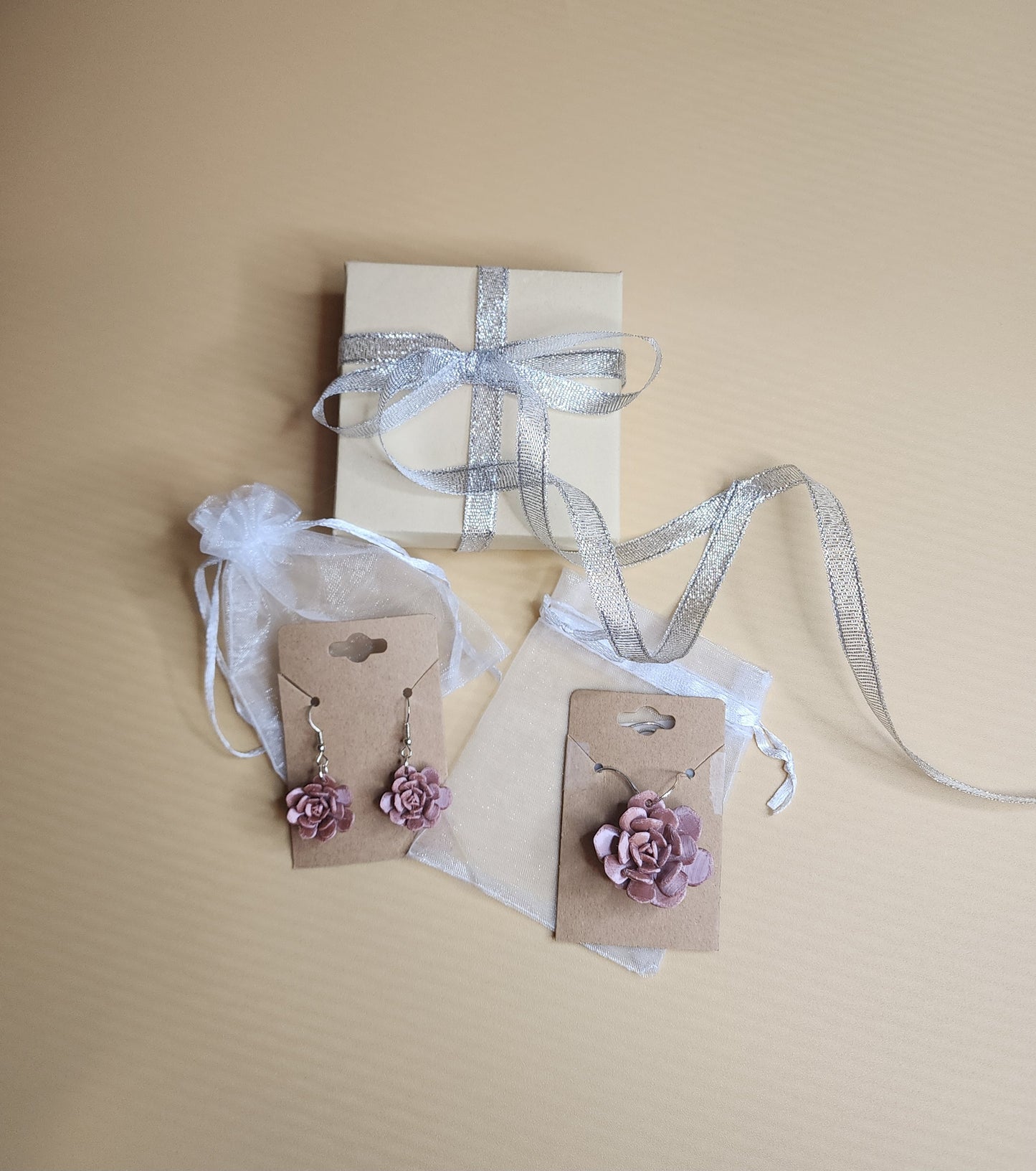 Jewelry - flower necklace/earring set
