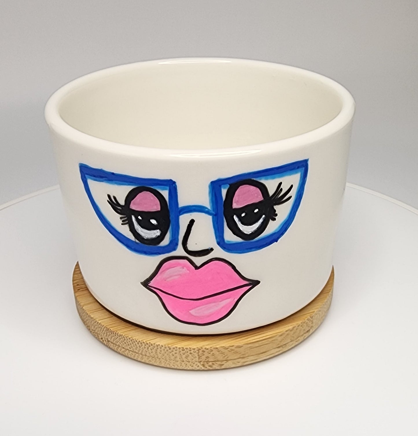 Planter face pots (2 sizes/4 styles)
